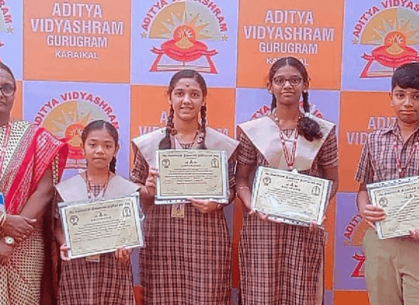 மார்கழி-திருவிழாவில்-ஆதித்யா-மாணவர்கள்-பாராட்டு